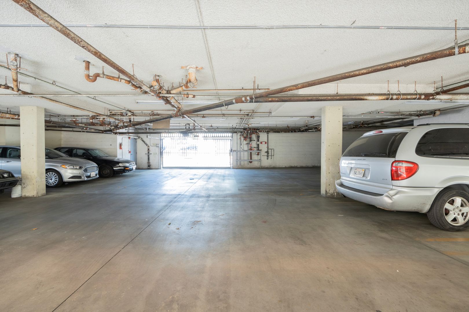 Los Angeles Apartment: 6740 Franklin Place