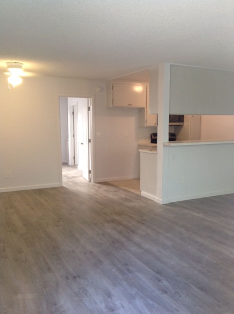 Tarzana Apartment: 5809 N. Reseda Boulevard