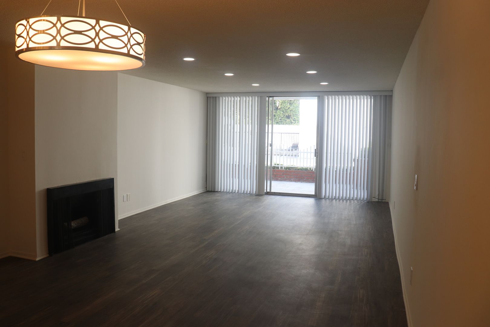 Los Angeles Apartment: 7245 Hillside Avenue