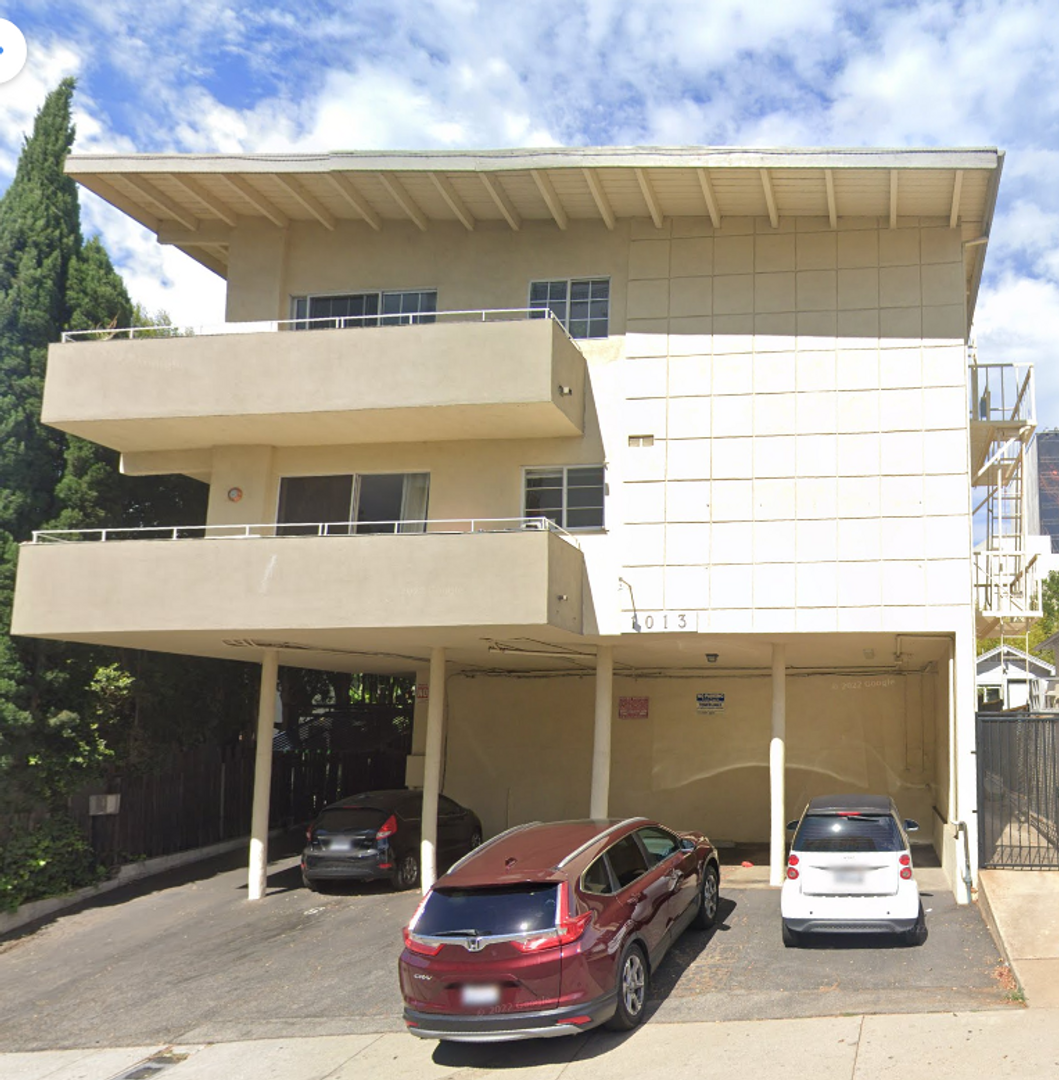 West Hollywood Apartment: 1013 N. San Vicente Blvd