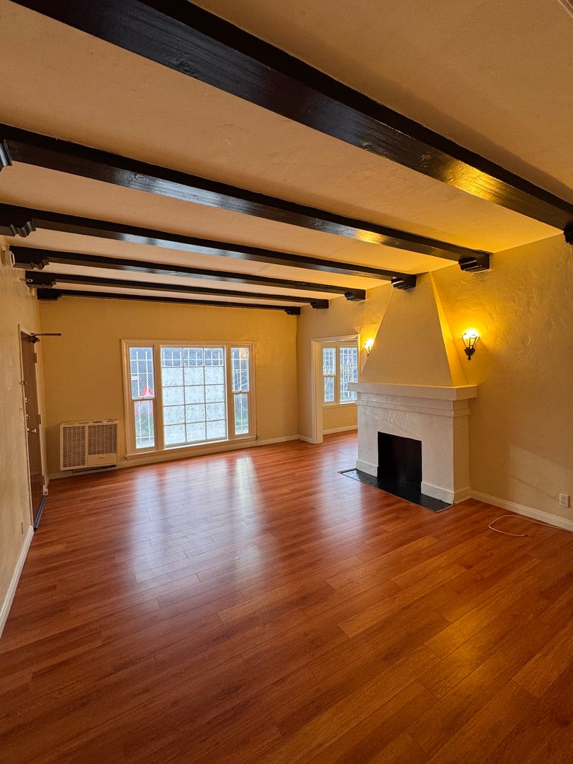 Los Angeles Apartment: 650 S. Detroit St.