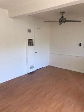 Bright and Spacious One bedroom One Bath In the Heart of East Hollywood – photo 1