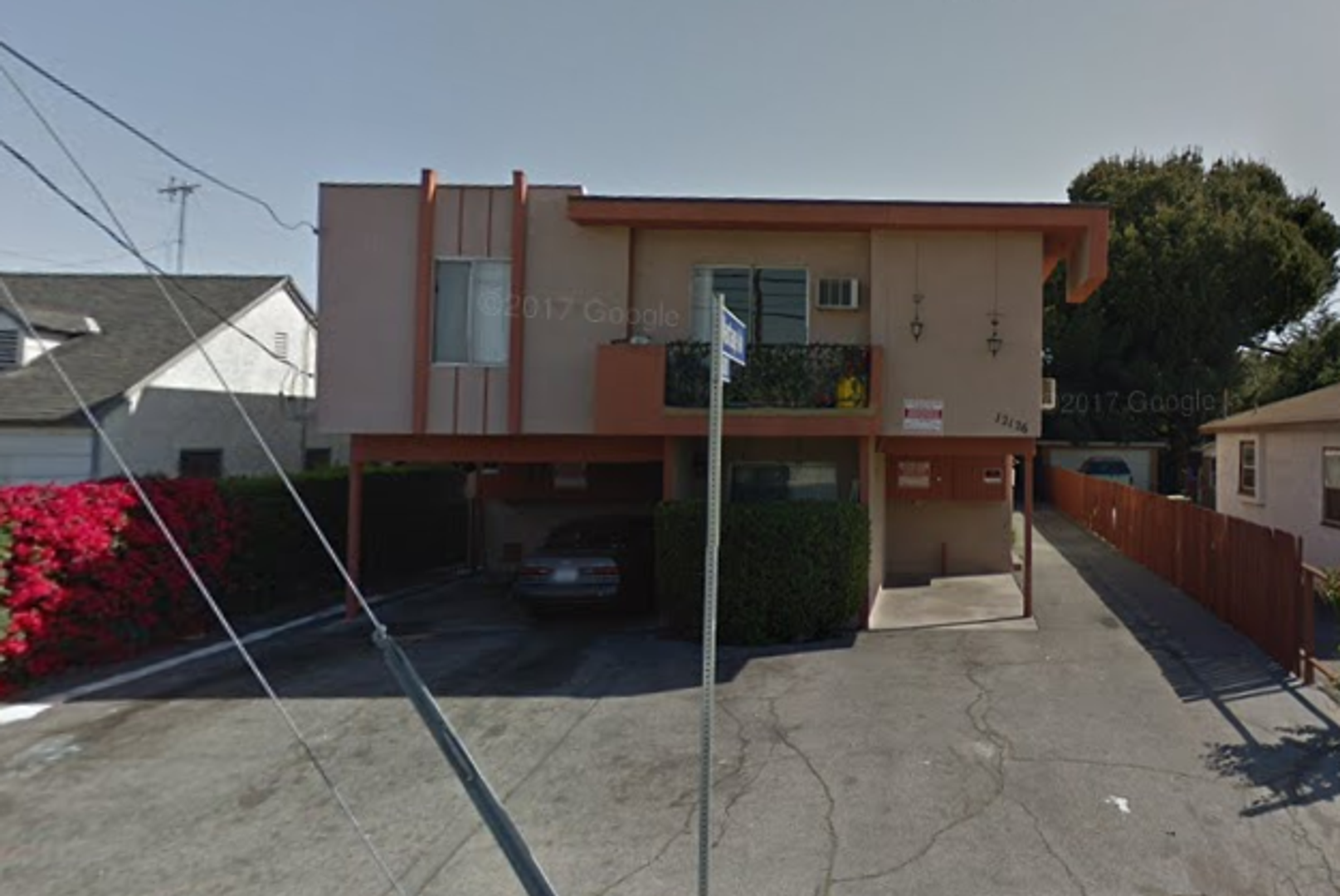 North Hollywood Apartment: 12126 Oxnard St