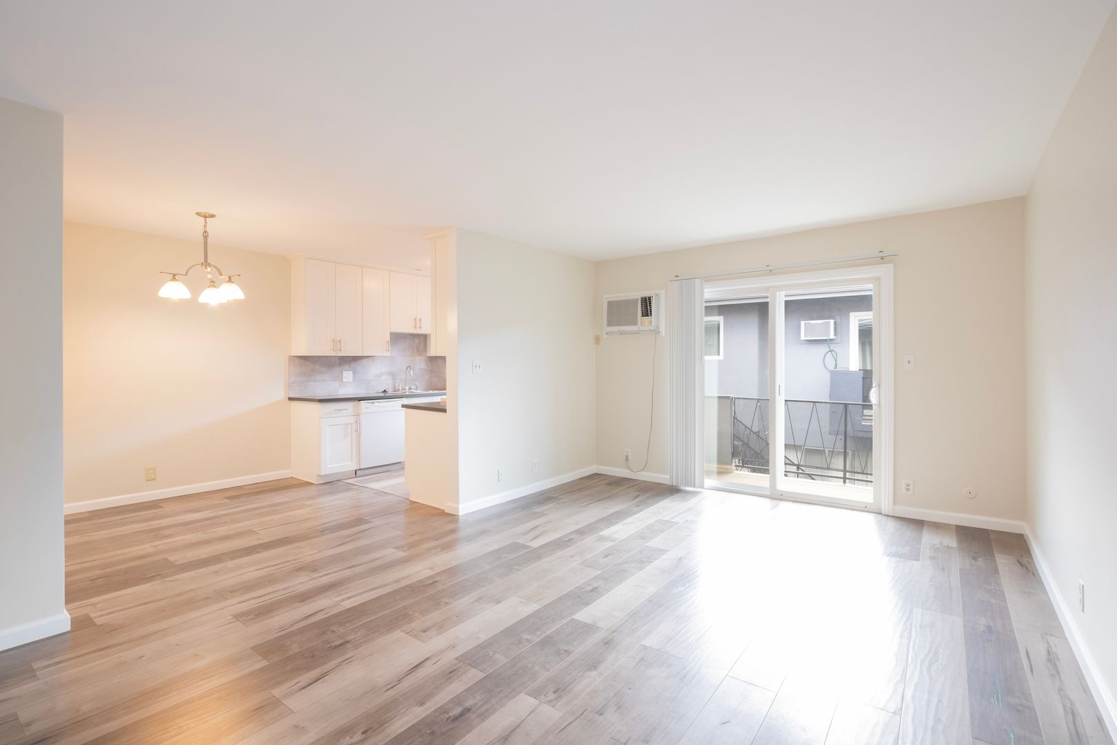 Los Angeles Apartment: 648 N. Hayworth Ave