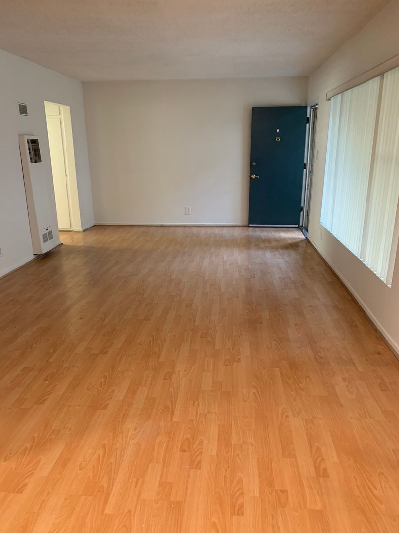 Los Angeles Apartment: 4588-4592 Fountain Avenue