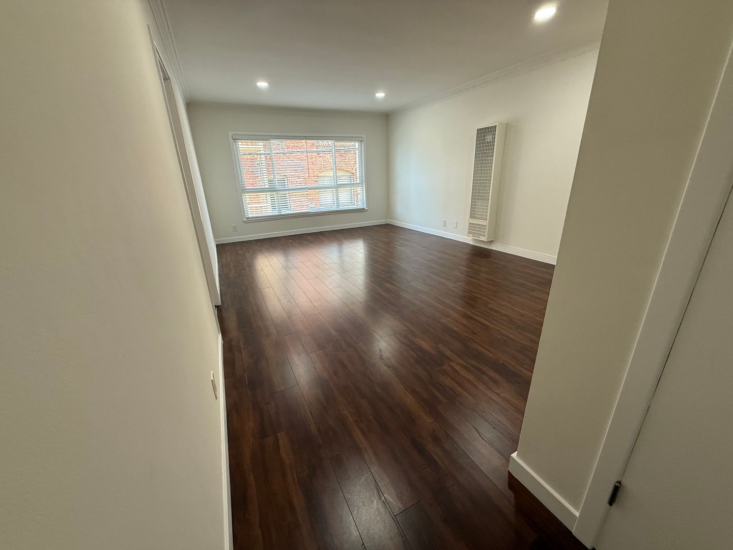 Los Angeles Apartment: 461 S. Cloverdale Ave