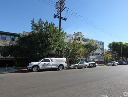 Spacious Studio 1 bath in the Foothills of Los Feliz! – photo 1