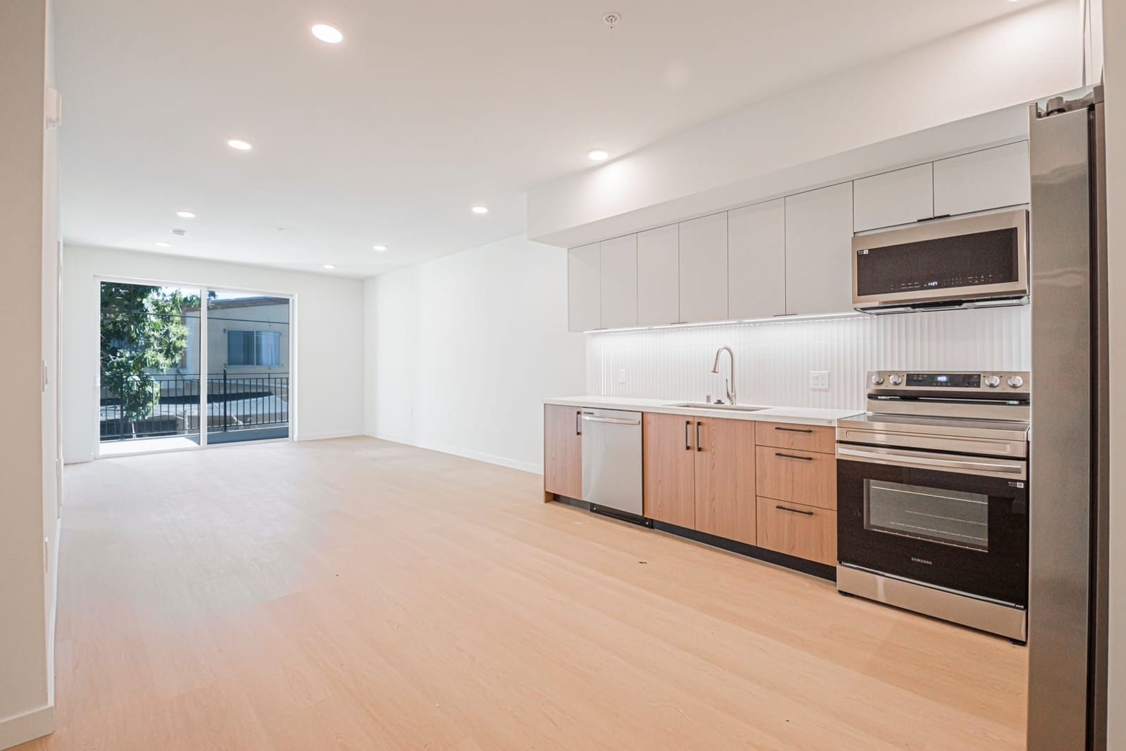 Los Angeles Apartment: 856 S. Gramercy Dr