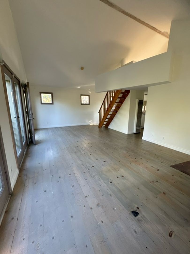 Venice Apartment: 844 Milwood Ave