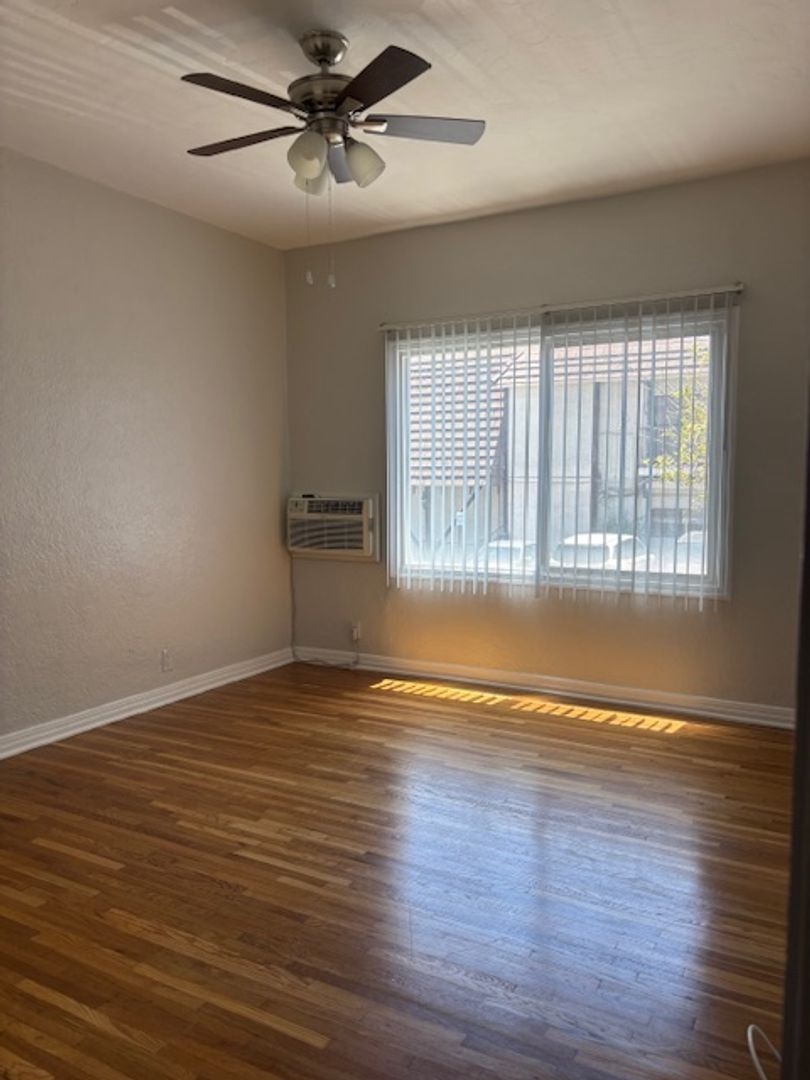 Pasadena Apartment: 211 S. El Molino Ave