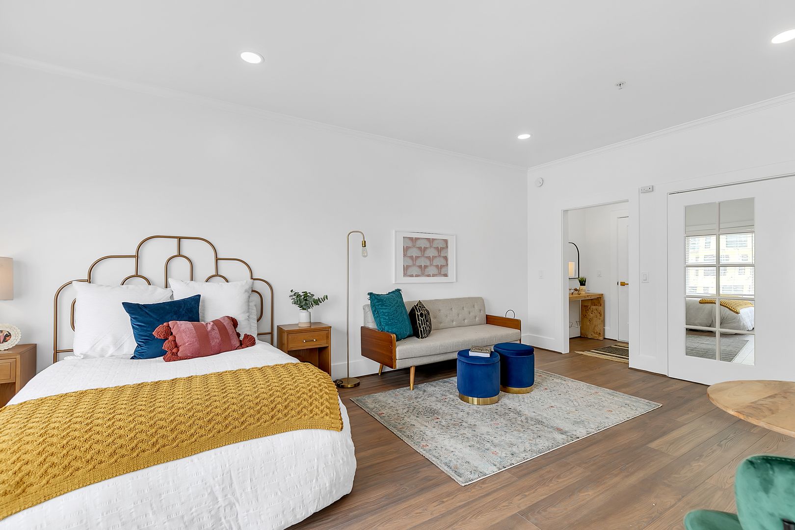 Los Angeles Apartment: 6533 Hollywood Blvd