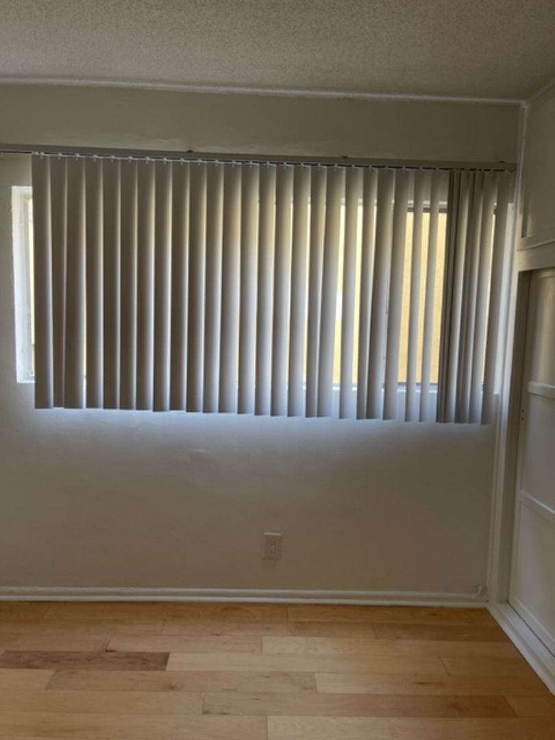 Los Angeles Apartment: 5460 Sierra Vista Ave