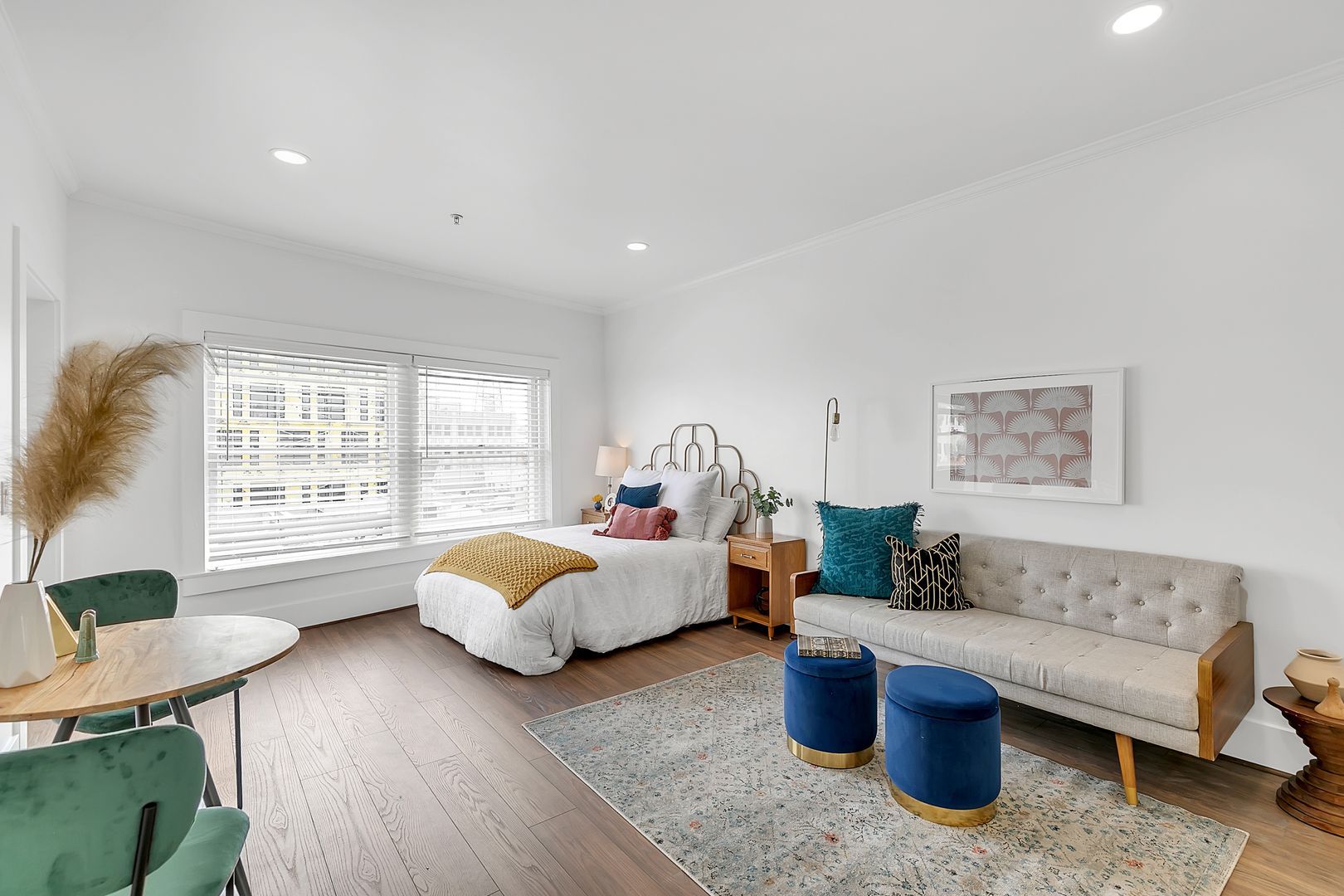 Los Angeles Apartment: 6533 Hollywood Blvd