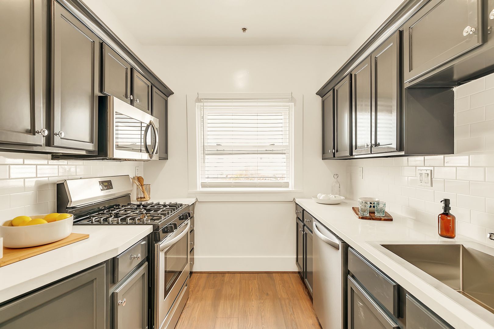 Los Angeles Apartment: 6533 Hollywood Blvd