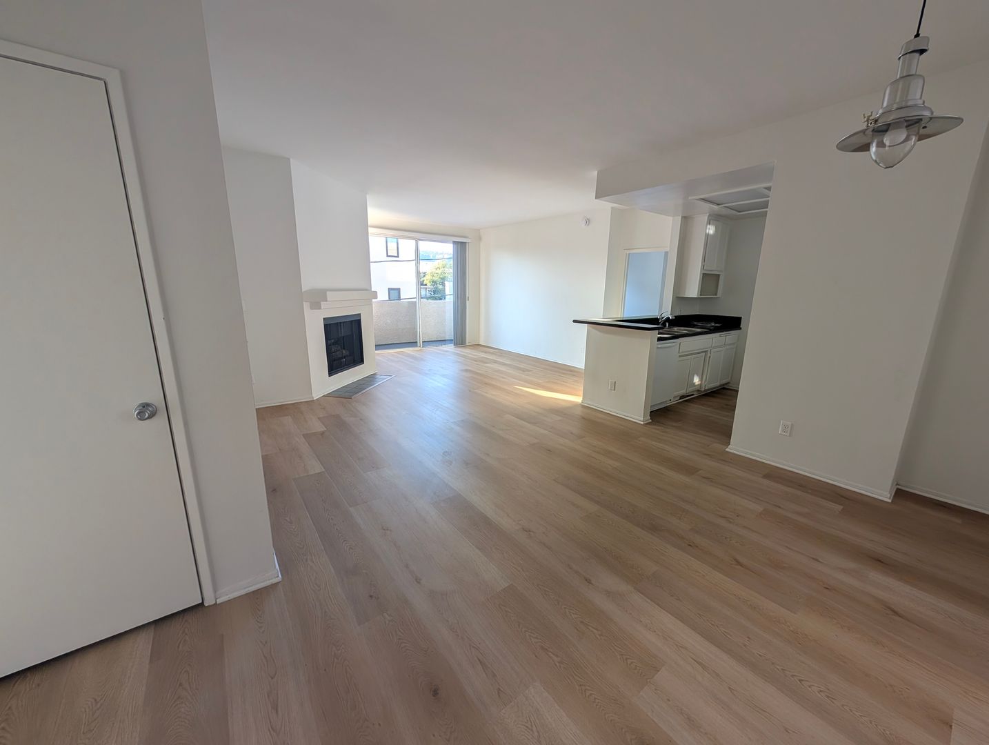 Los Angeles Apartment: 1409 N. Alta Vista Boulevard