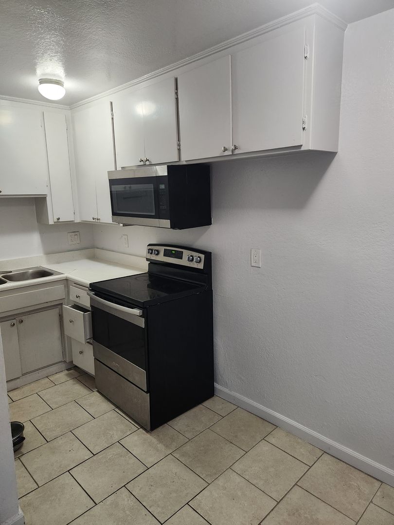 Tarzana Apartment: 5809 N. Reseda Boulevard