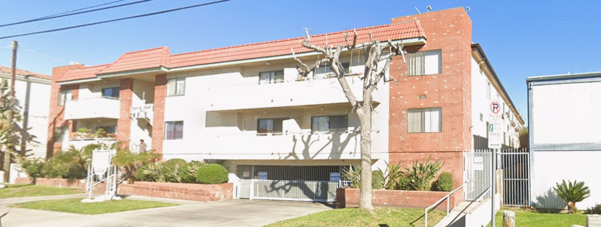 Van Nuys Apartment: 7112 Woodman Ave