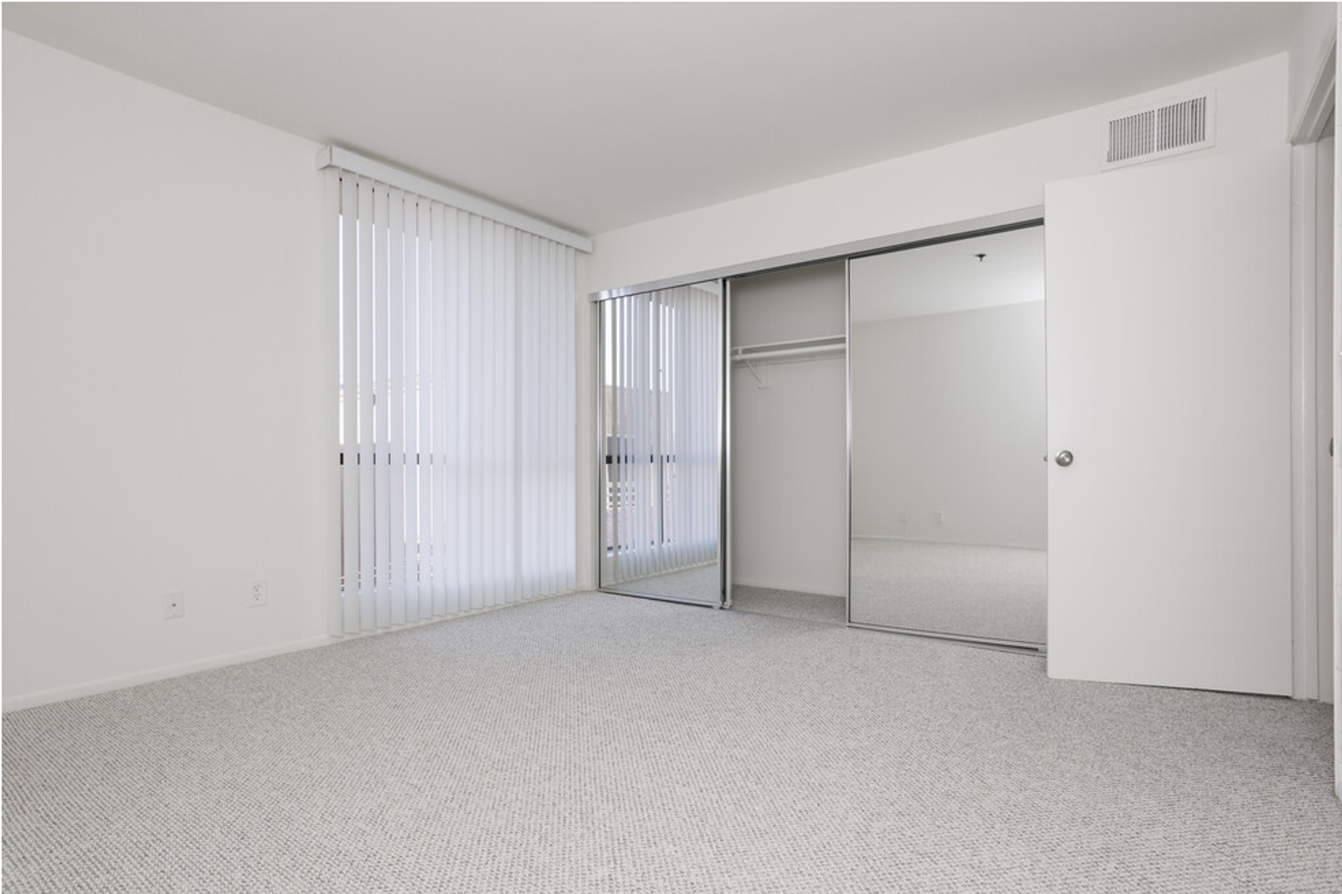 Park Lane Apartments 4 of 12