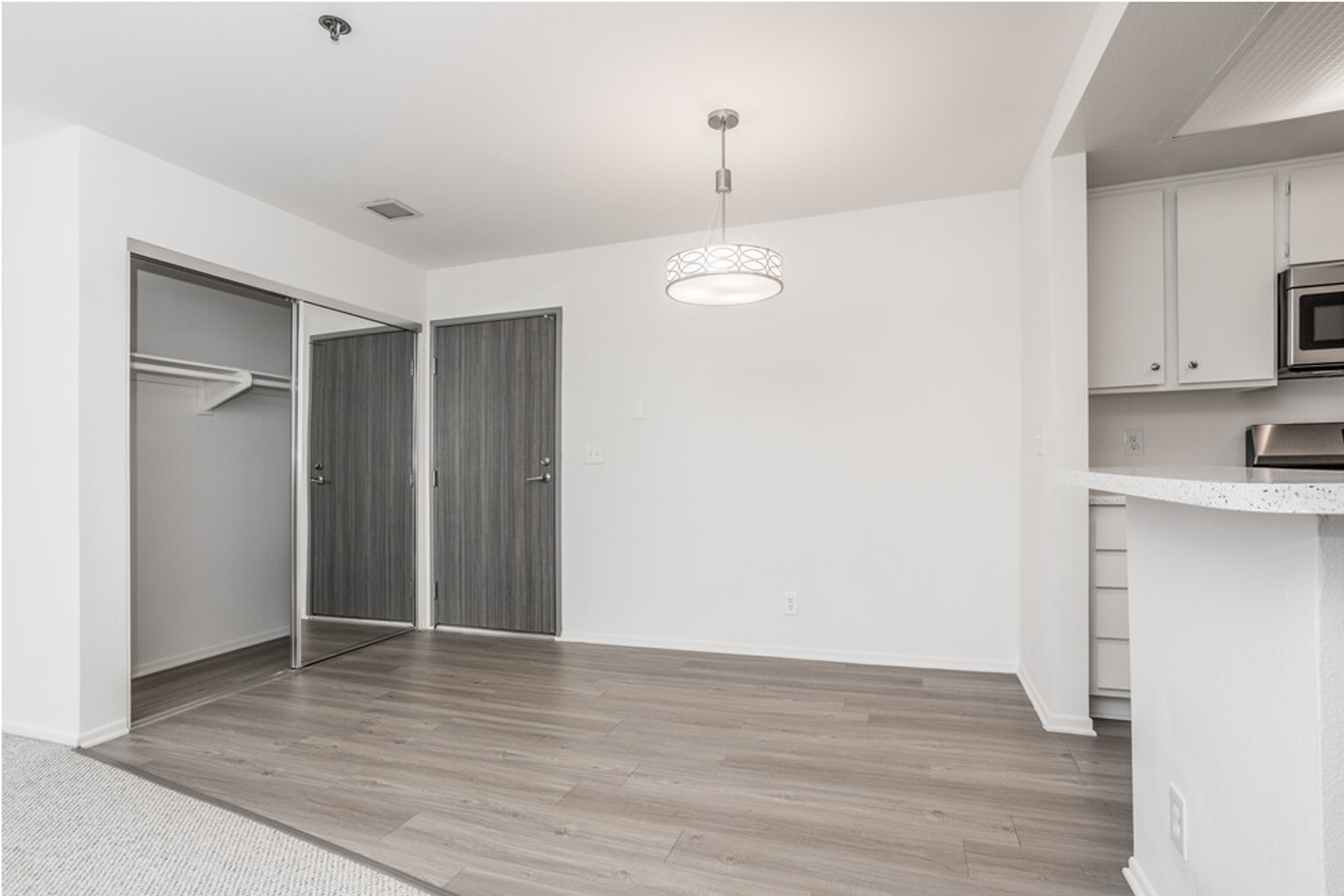 Park Lane Apartments 3 of 12