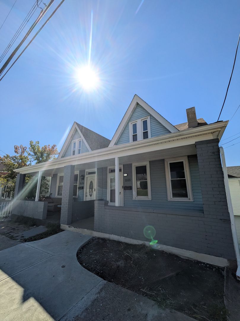 Pittsburgh Apartment: 1818 Westmont Ave