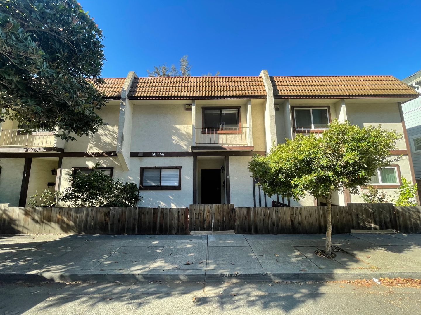 San Leandro House: 54 Chumalia St.