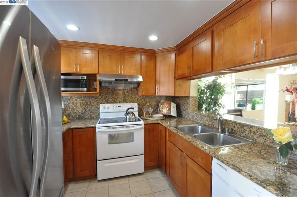 Newark Townhome: 6015 Joaquin Murieta Ave