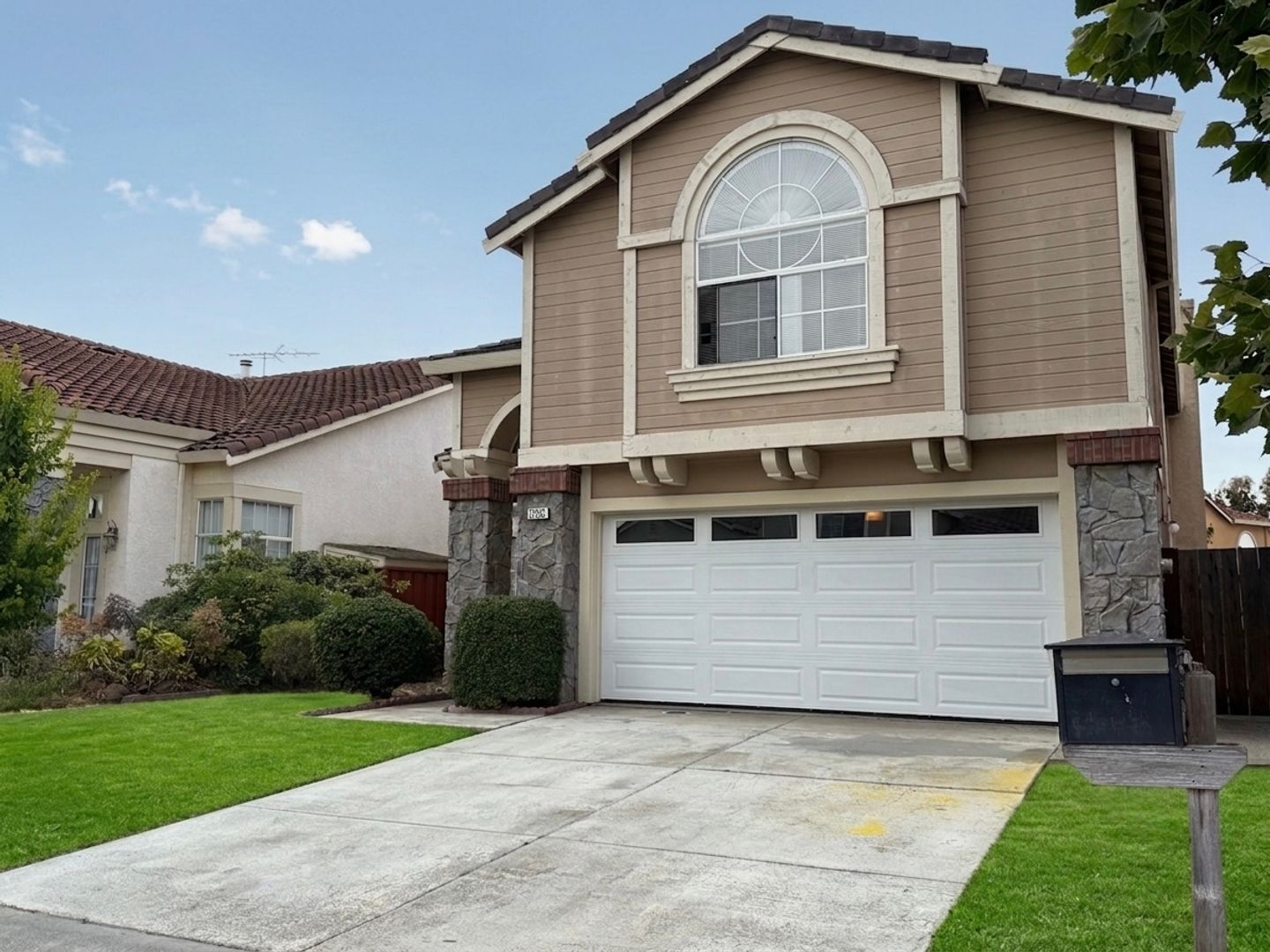 Union City House: 31365 Cape View Dr.