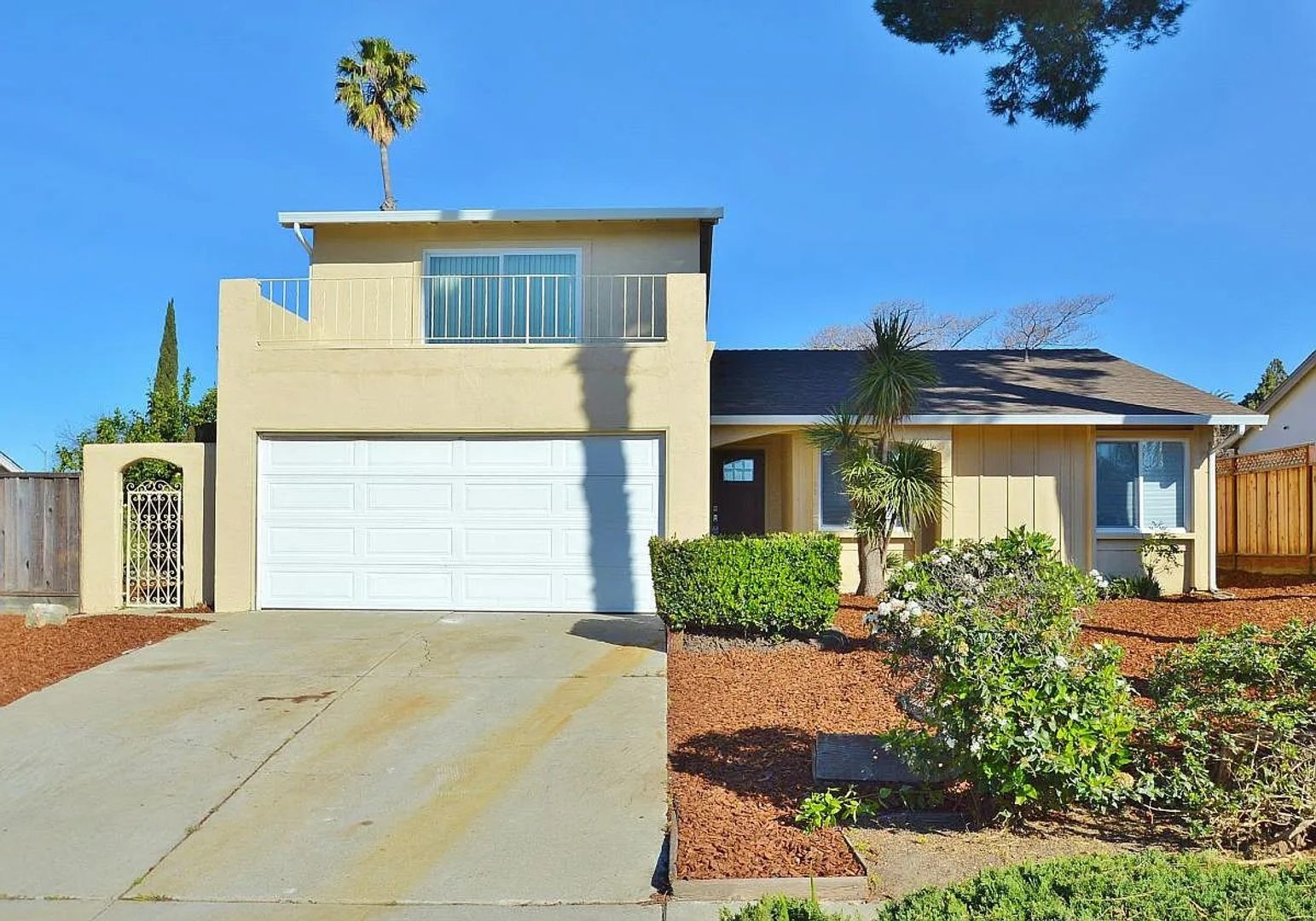 Fremont House: 753 Nodaway Ave