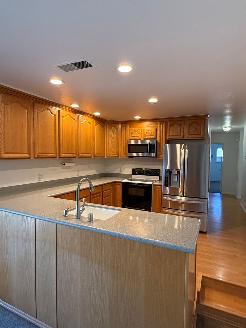 Dublin House: 7389 Newcastle Ln.