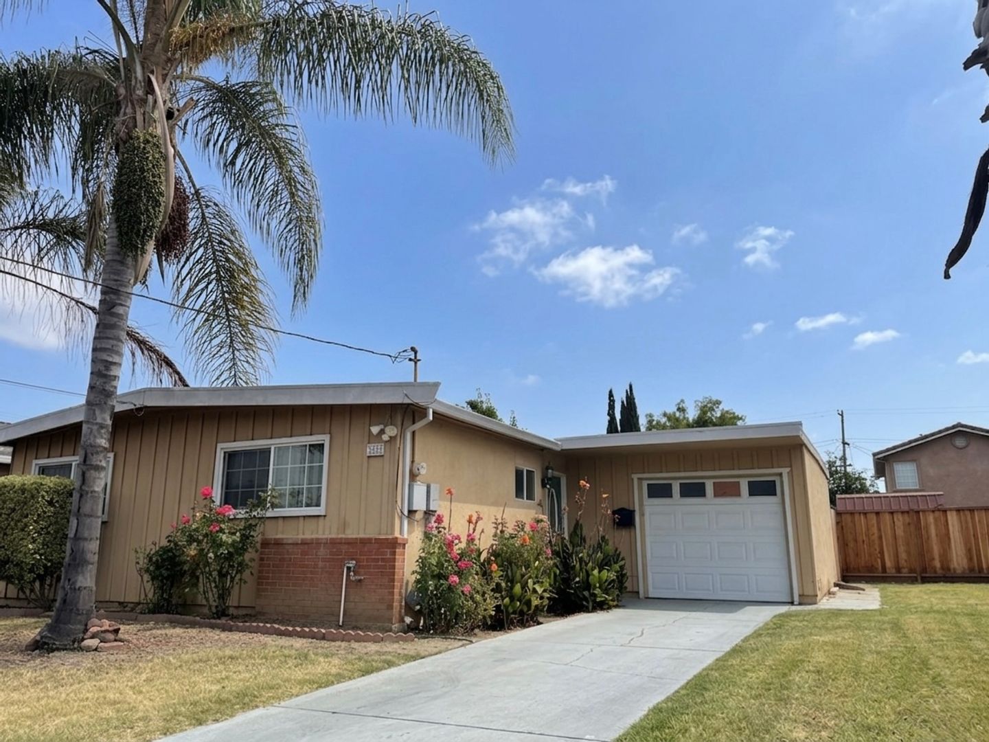 Fremont House: 3648 Detjen Street