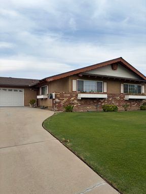 Charming House For Rent – photo 1