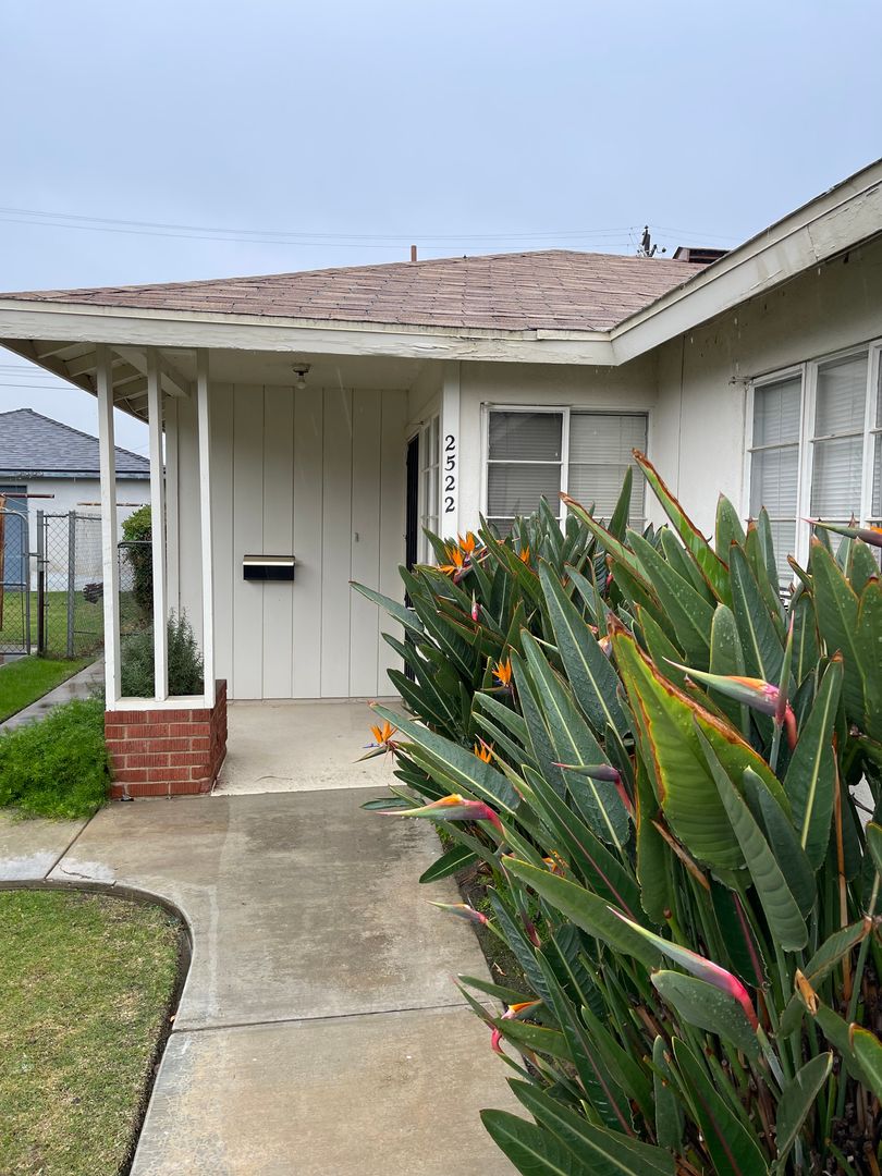 Bakersfield House: 2522 Encina Street