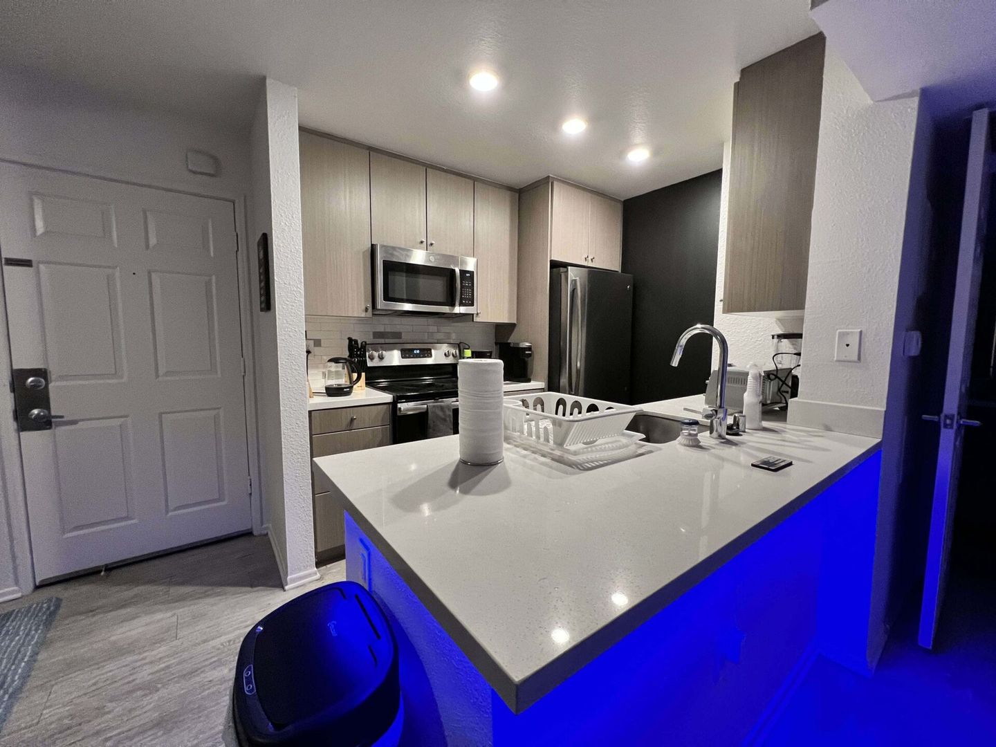 Los Angeles Apartment: 3660 Barham Blvd.