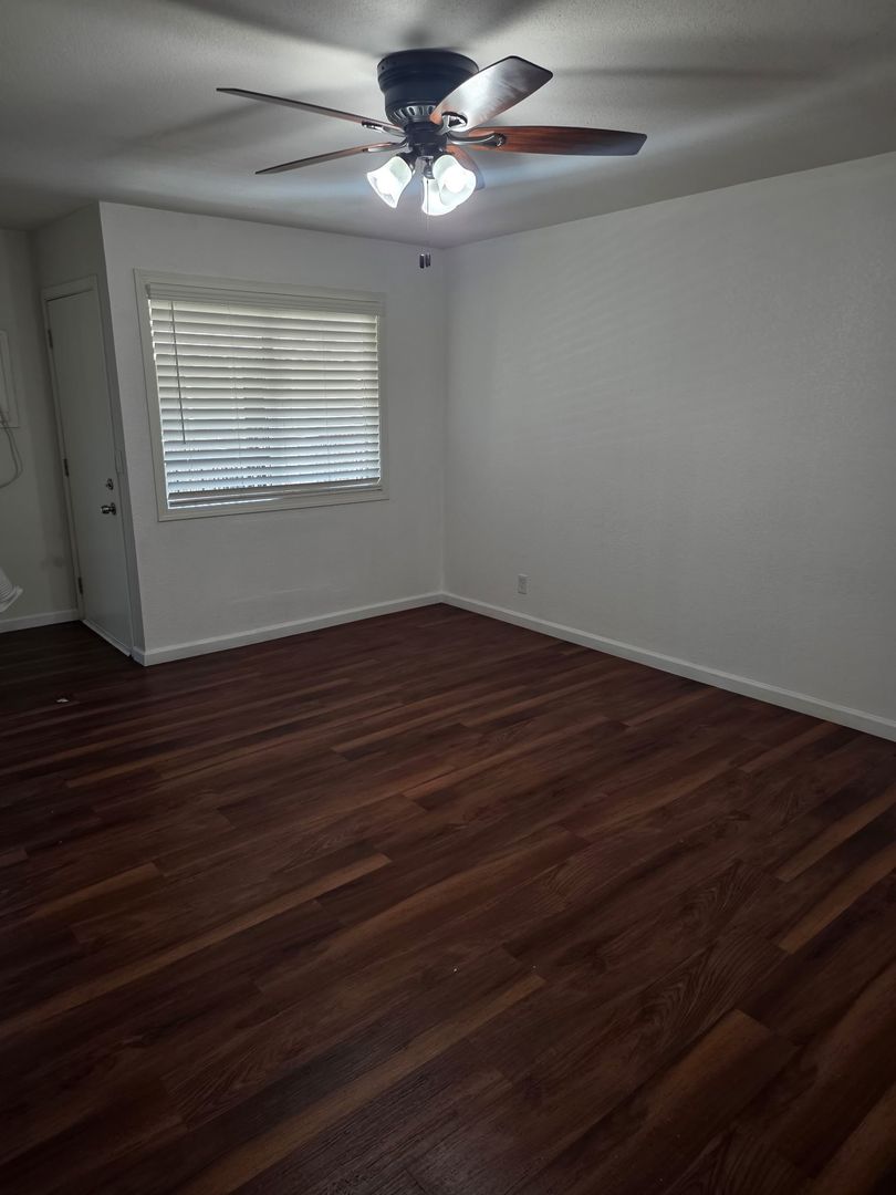 VALLEY VIEW APARTMENTS 8 of 12