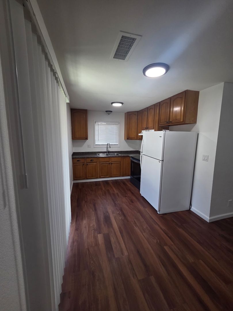 VALLEY VIEW APARTMENTS 10 of 12