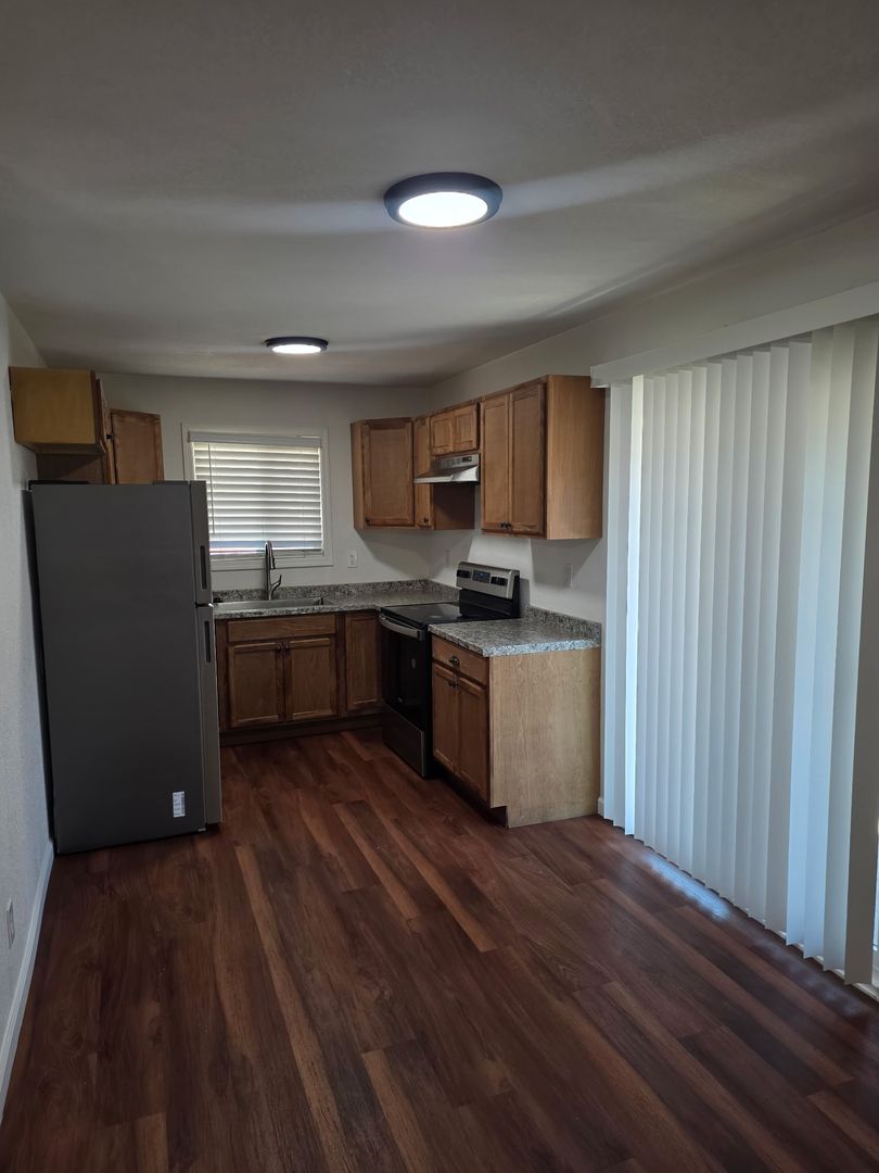 VALLEY VIEW APARTMENTS 3 of 12