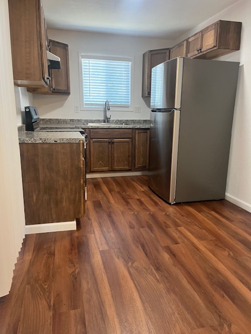 VALLEY VIEW APARTMENTS 9 of 12