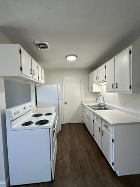 Mackinnon Meadows 1 Bed - 1 Bath Apartment Now Available!