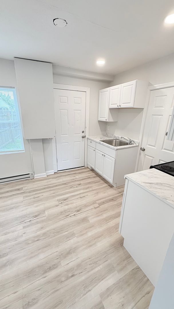 Claymont House: 54 4th Ave