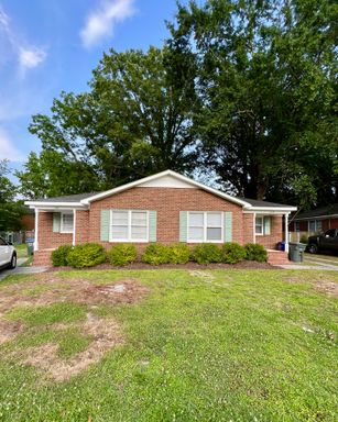3 Bed 1.5 Bath for 2 or 3 people - fenced in backyard – photo 1