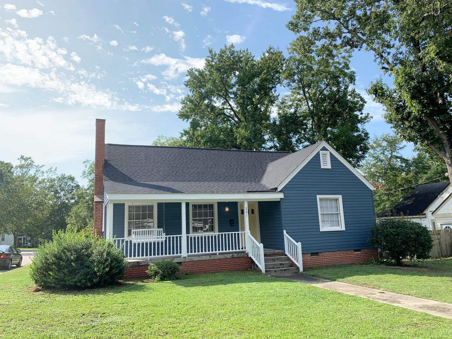 Greenville House: 201 N. Library St.