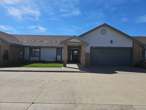 2 Bedroom, 2 Bath Condo – photo 1