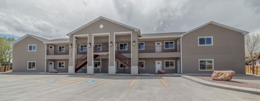 2 Bedroom, 1 Bath Apartment – photo 1