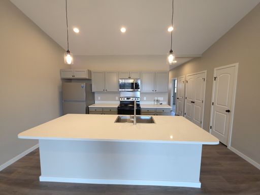 NEW BUILD! 3 bedroom, 2 bathroom duplex - Jade Gigabit wifi! - HAS AC! – photo 1