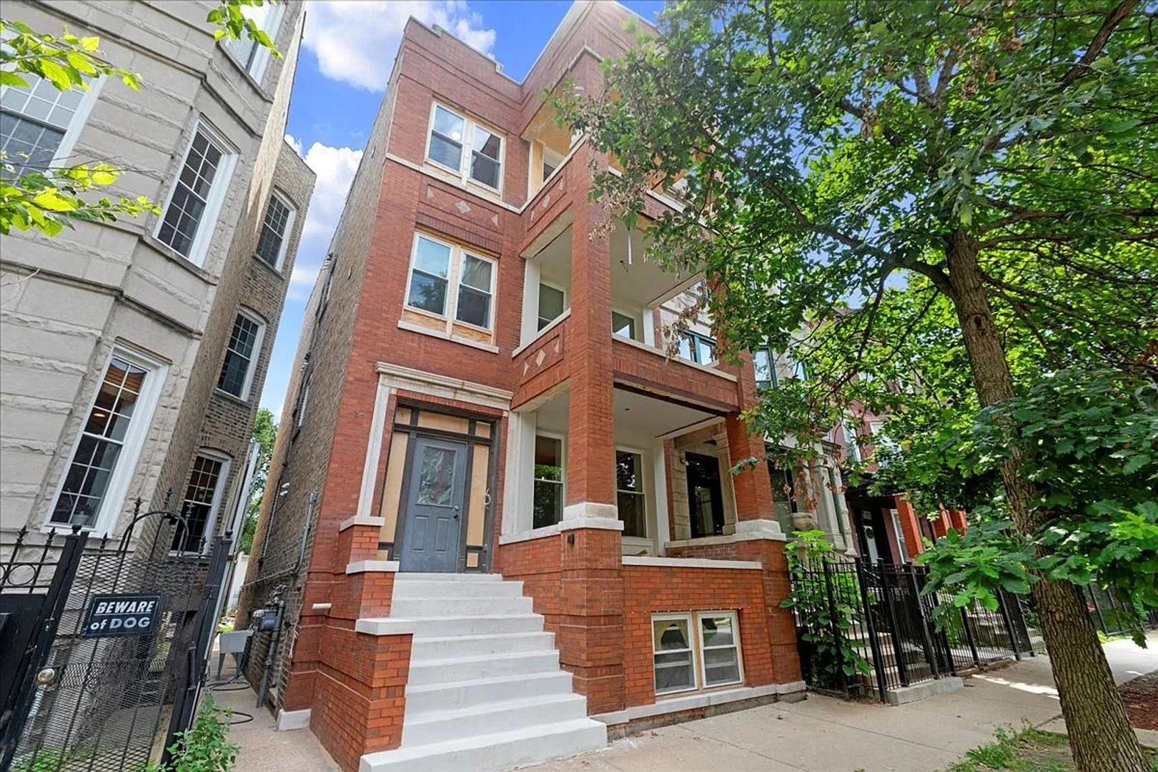Chicago Apartment: 927 N Mozart