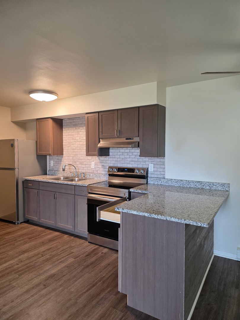 Cherry Valley Apartment: 7572 Cherryvale N Blvd