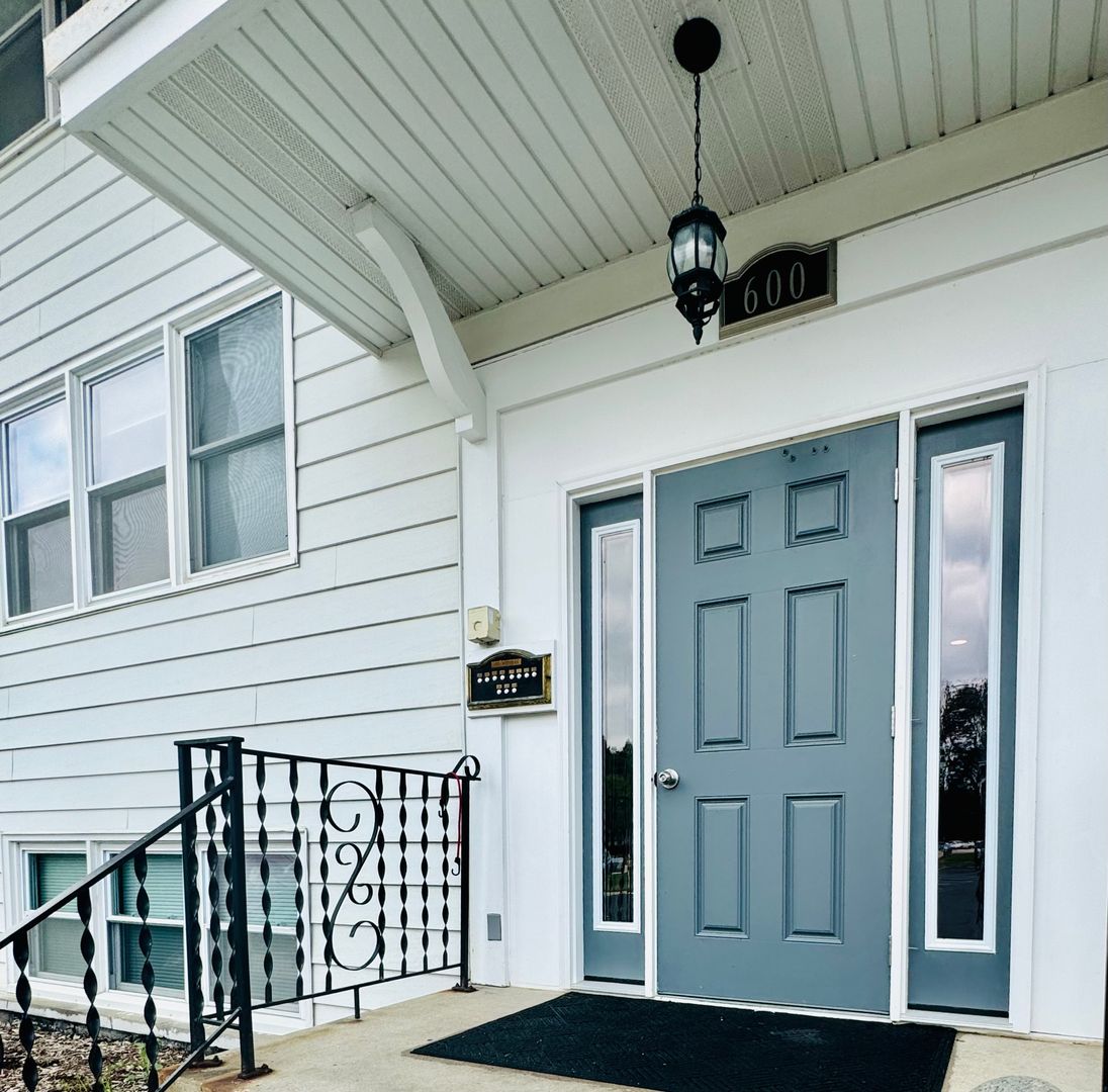 Belvidere Apartment: 700 Whitman Street