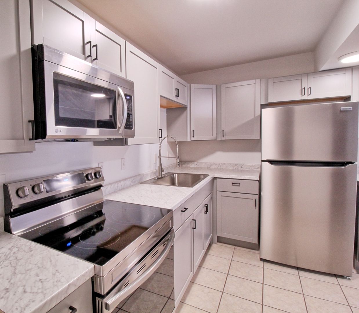 Belvidere Apartment: 600 Whitman Street
