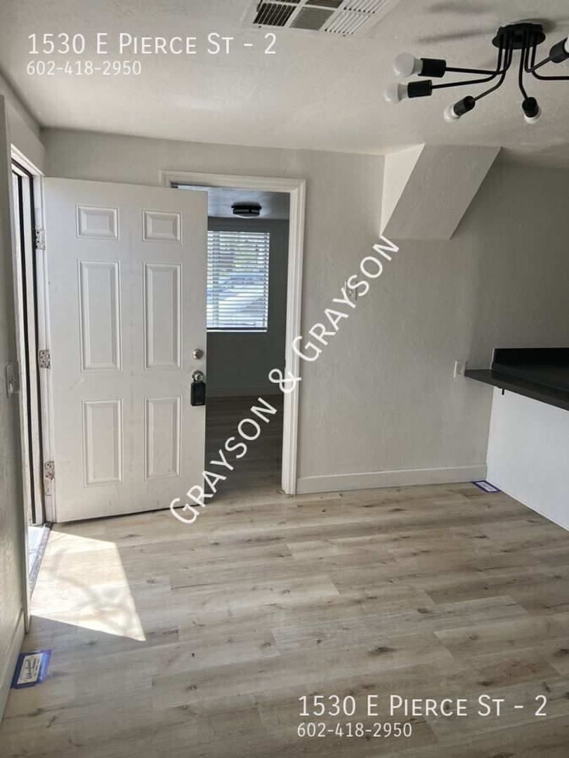 Phoenix Apartment: 1530 East Pierce Street