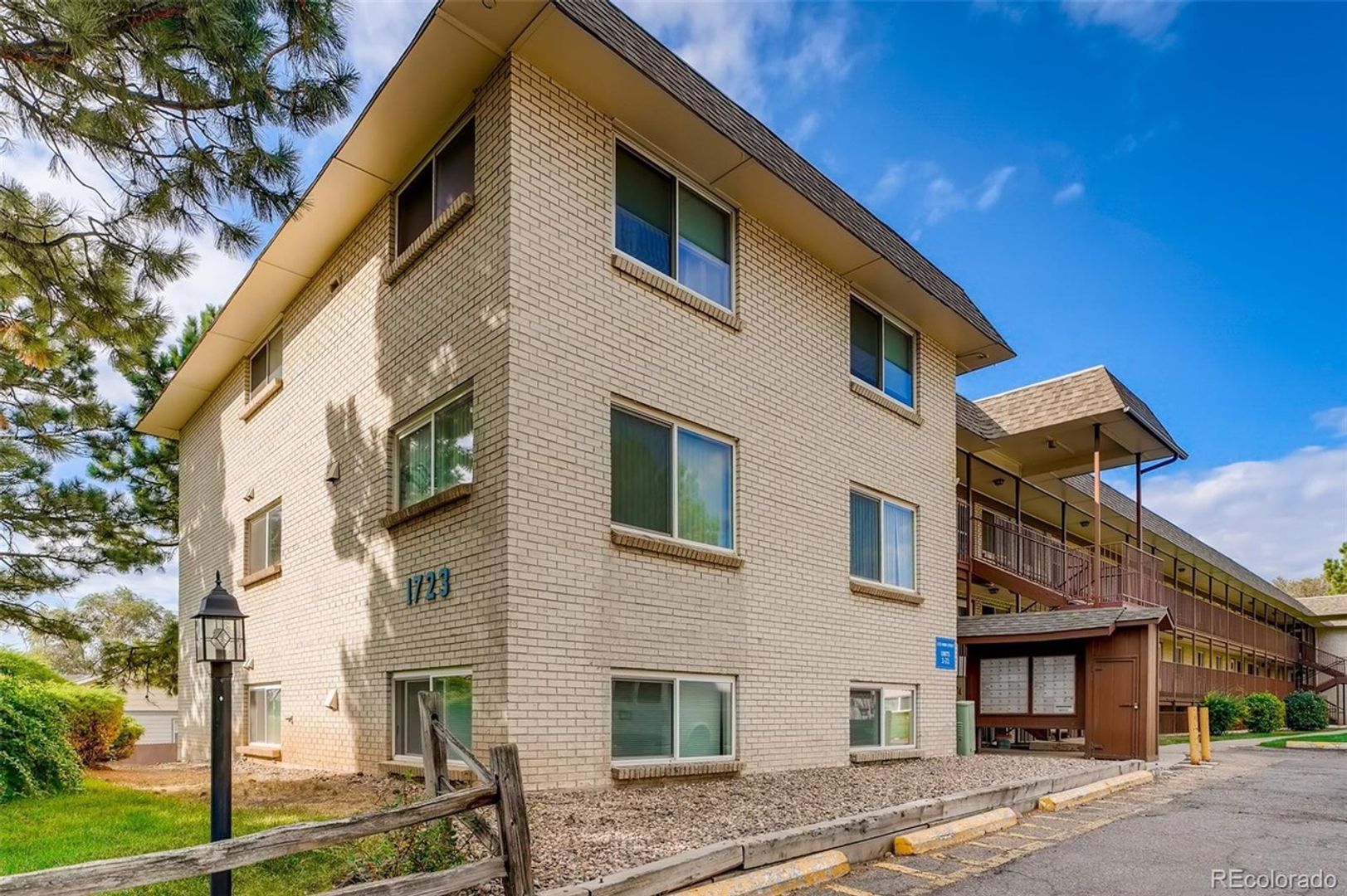 Lakewood Condo: 1723 Robb Street #40